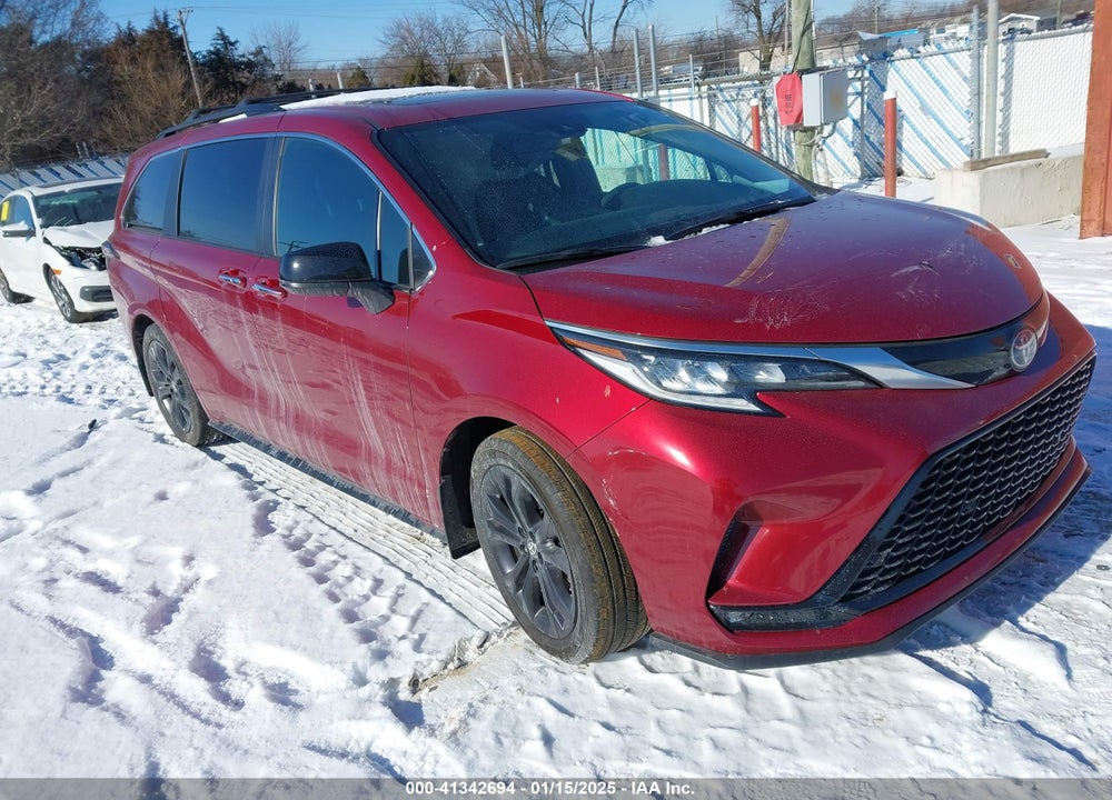 2022 TOYOTA SIENNA XSE VIN: 5TDXRKEC7NS136682