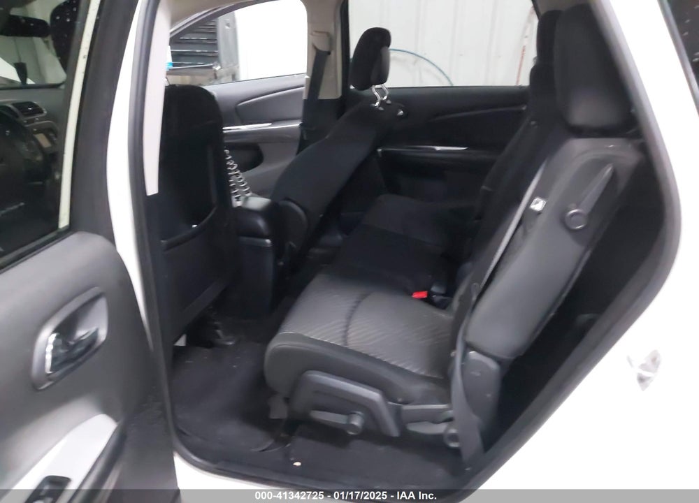 2011 DODGE JOURNEY VIN: 3D4PH1FG6BT542889