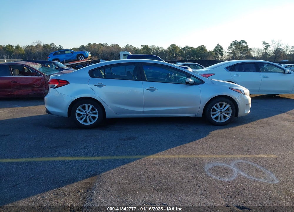 2017 KIA FORTE LX VIN: 3KPFL4A73HE014353