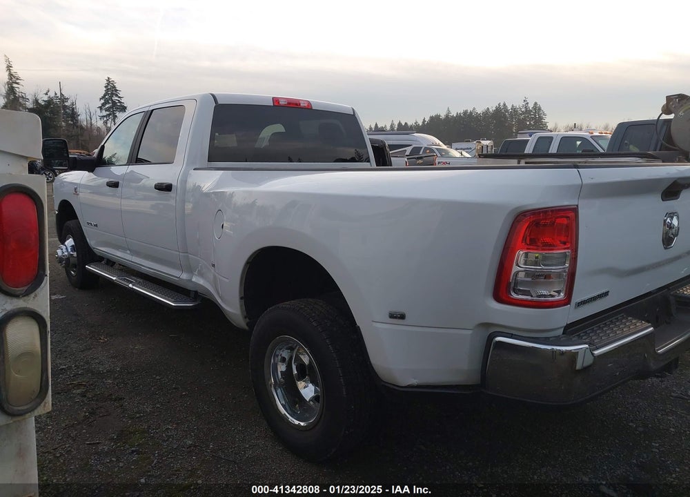 2024 RAM 3500 BIG HORN  4X4 8' BOX VIN: 3C63RRHL2RG289579