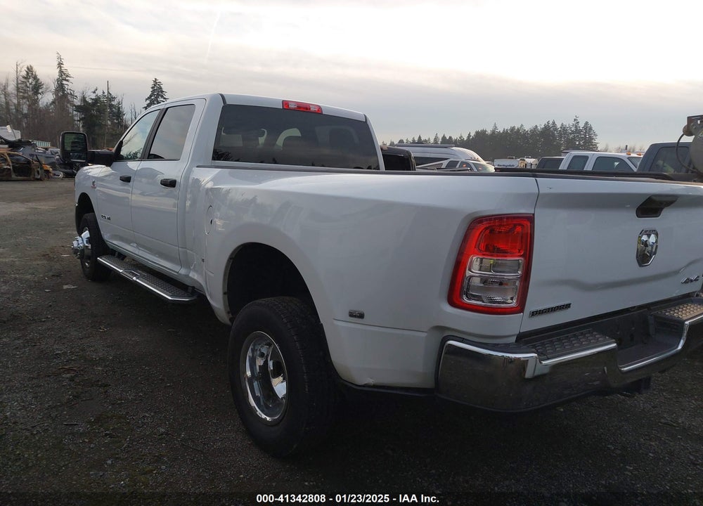 2024 RAM 3500 BIG HORN  4X4 8' BOX VIN: 3C63RRHL2RG289579