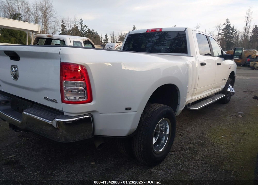 2024 RAM 3500 BIG HORN  4X4 8' BOX VIN: 3C63RRHL2RG289579
