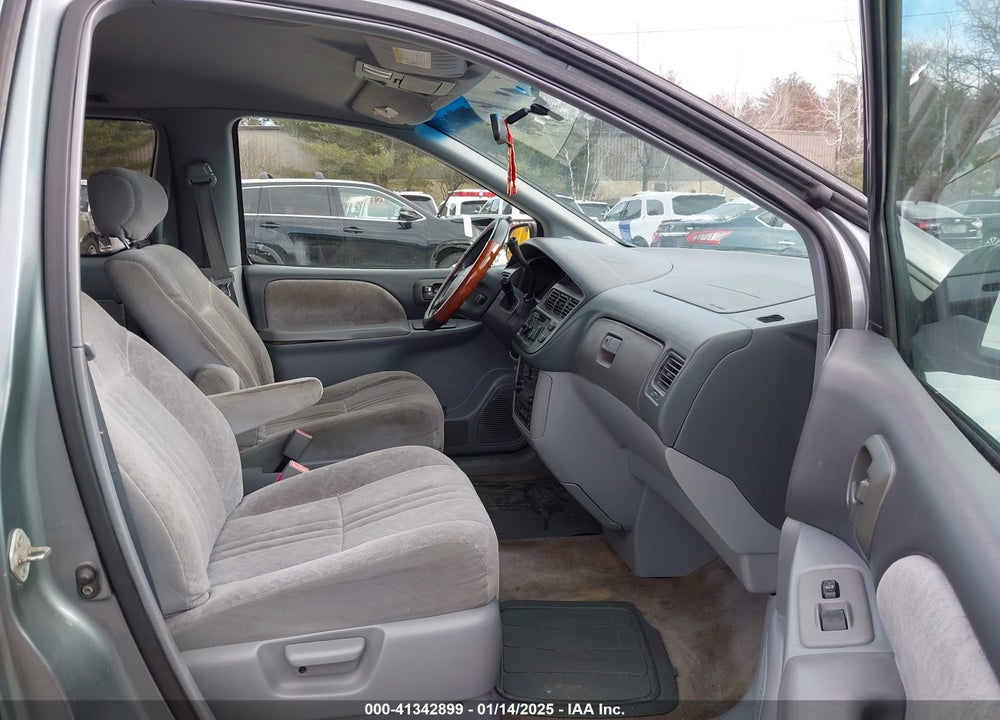 2000 TOYOTA SIENNA LE VIN: 4T3ZF13C7YU275695