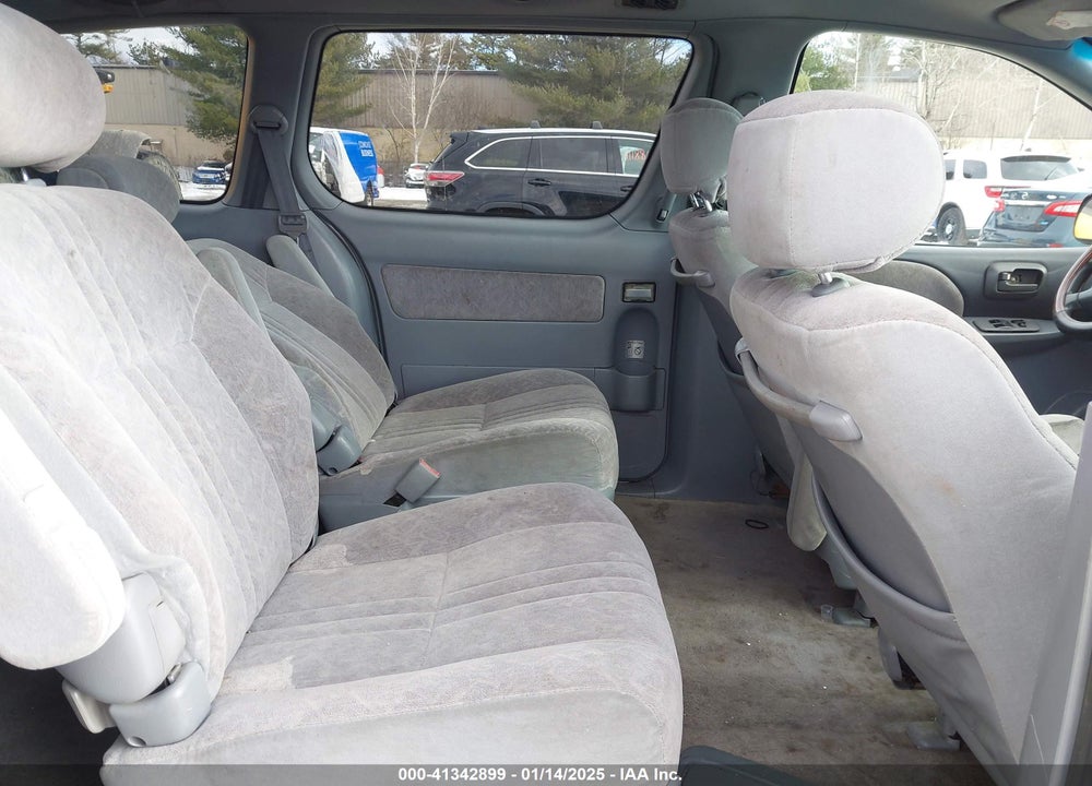 2000 TOYOTA SIENNA LE VIN: 4T3ZF13C7YU275695