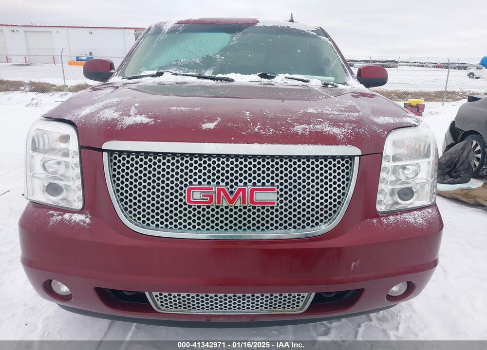 2011 GMC YUKON DENALI VIN: 1GKS2EEF2BR214696