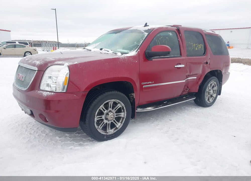 2011 GMC YUKON DENALI VIN: 1GKS2EEF2BR214696