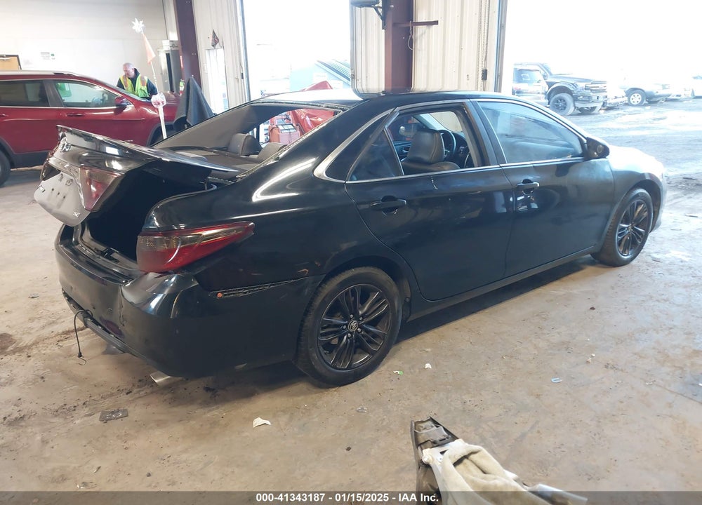 2015 TOYOTA CAMRY SE VIN: 4T1BF1FK3FU037031