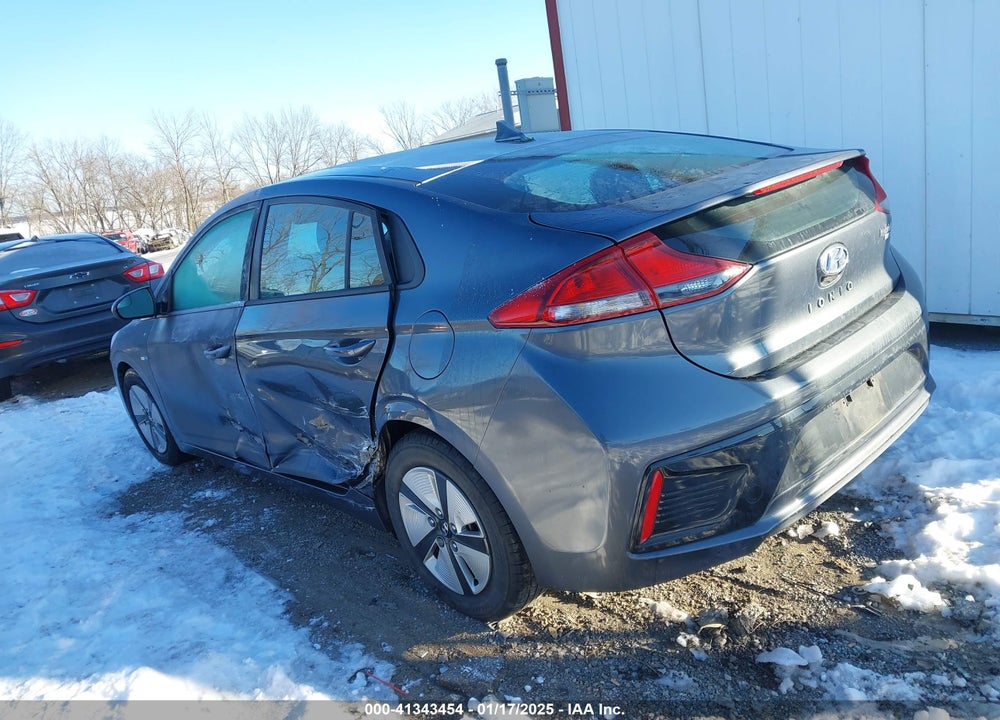 2017 HYUNDAI IONIQ HYBRID VIN: KMHC65LC4HU058045