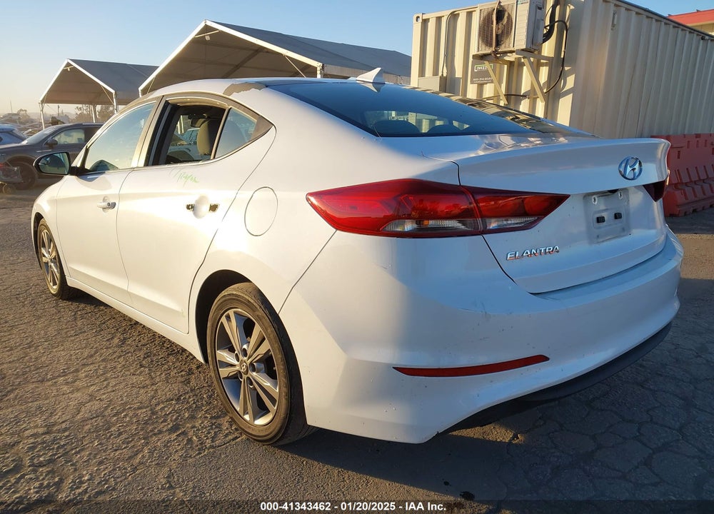 2017 HYUNDAI ELANTRA VIN: 5NPD84LF3HH168182