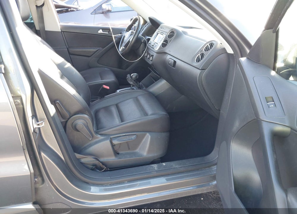 2012 VOLKSWAGEN TIGUAN SE VIN: WVGBV7AX1CW006319