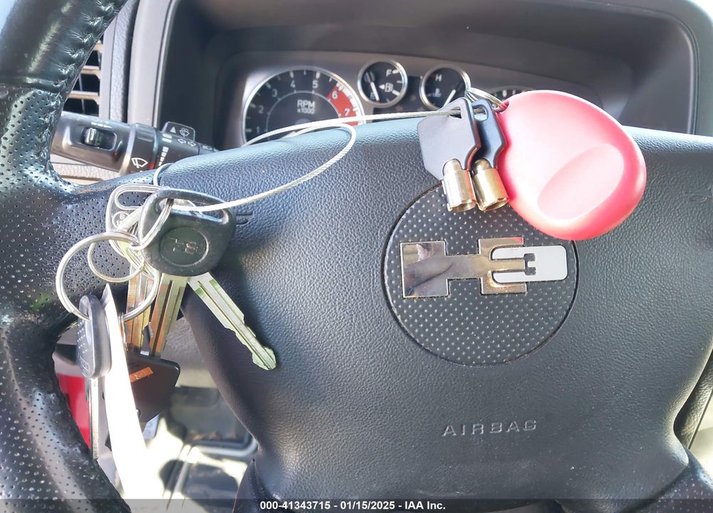 2008 HUMMER H3 SUV VIN: 5GTEN13E388140652