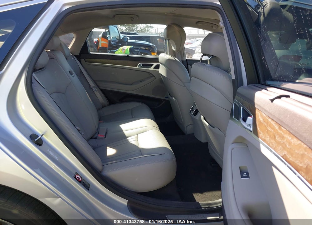 2015 HYUNDAI GENESIS 3.8 VIN: KMHGN4JE9FU083295