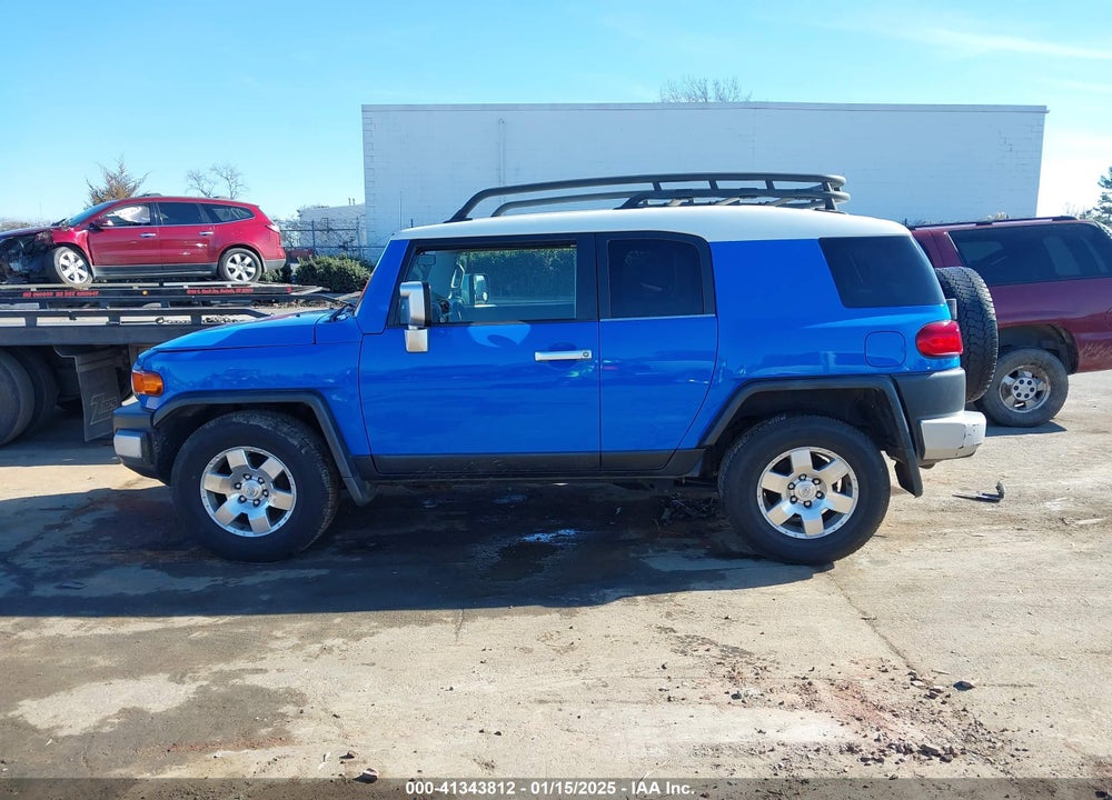 2007 TOYOTA FJ CRUISER VIN: JTEZU11F170017366