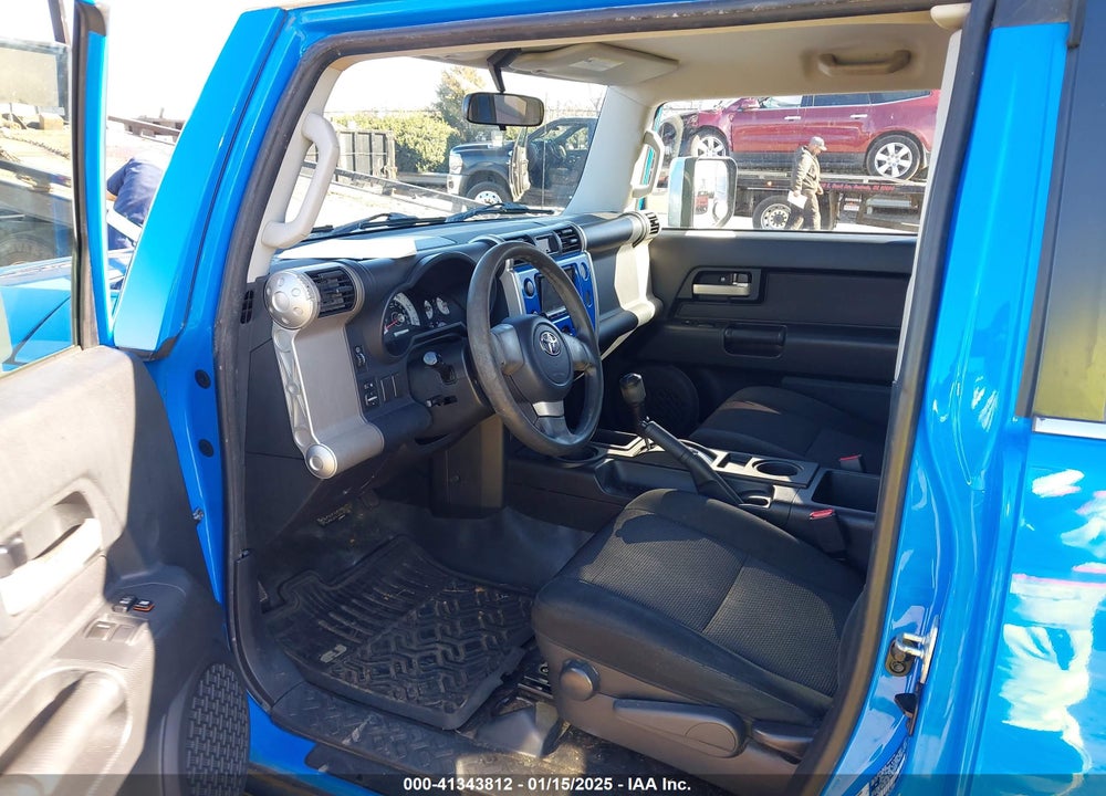 2007 TOYOTA FJ CRUISER VIN: JTEZU11F170017366