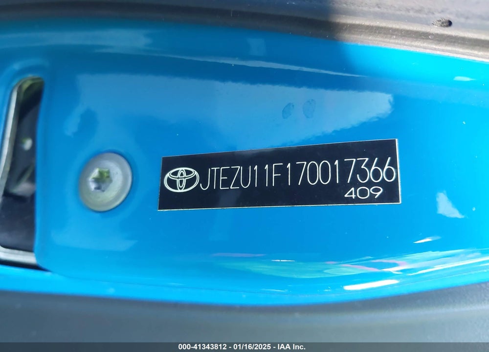 2007 TOYOTA FJ CRUISER VIN: JTEZU11F170017366