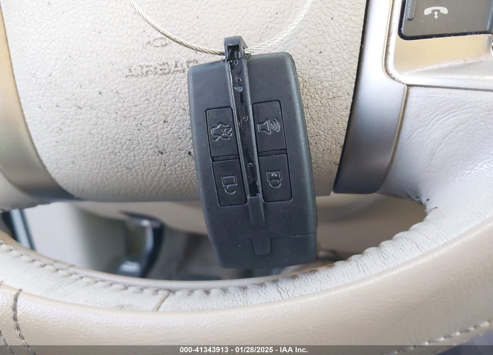 2011 LINCOLN MKT VIN: 2LMHJ5FR9BBJ52072