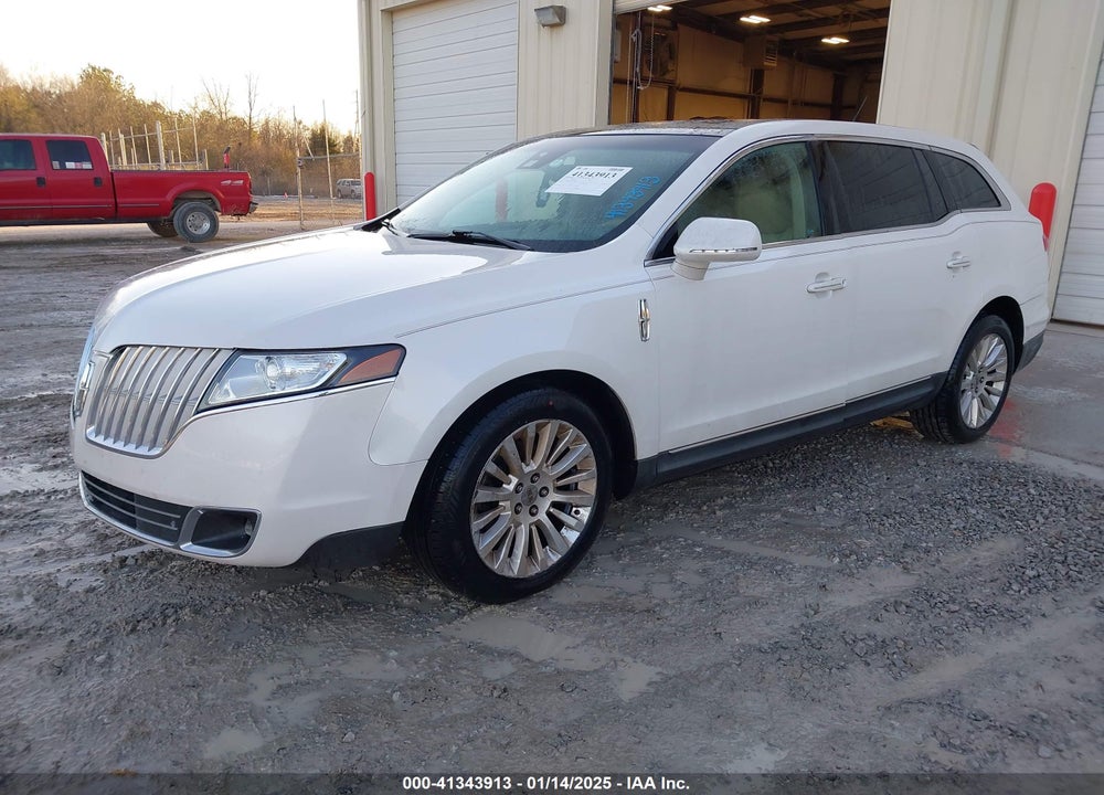 2011 LINCOLN MKT VIN: 2LMHJ5FR9BBJ52072