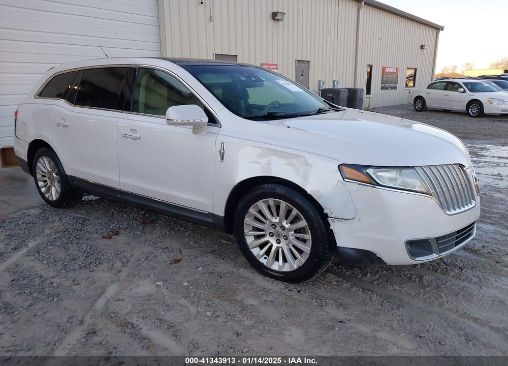 2011 LINCOLN MKT VIN: 2LMHJ5FR9BBJ52072