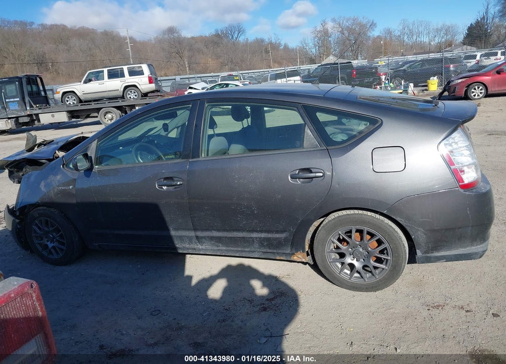 2007 TOYOTA PRIUS TOURING VIN: JTDKB20U773205454