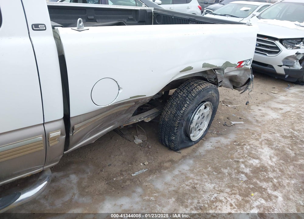 2002 CHEVROLET SILVERADO 1500 LS VIN: 2GCEK19T421381216