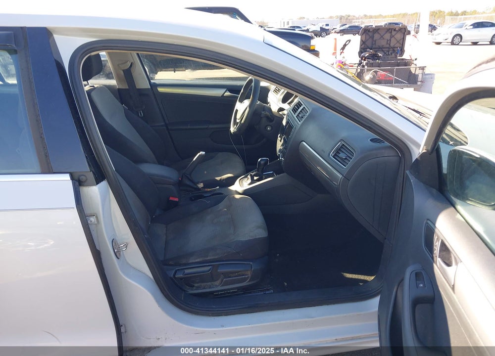 2017 VOLKSWAGEN JETTA VIN: 3VW2B7AJ0HM240402
