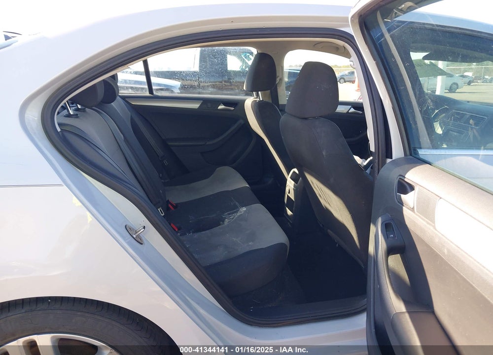 2017 VOLKSWAGEN JETTA VIN: 3VW2B7AJ0HM240402