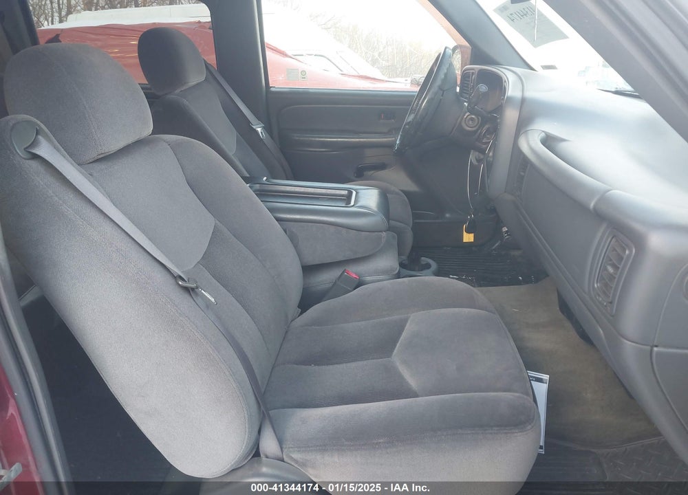 2005 GMC SIERRA 2500HD SLE VIN: 1GTHK23U85F883566