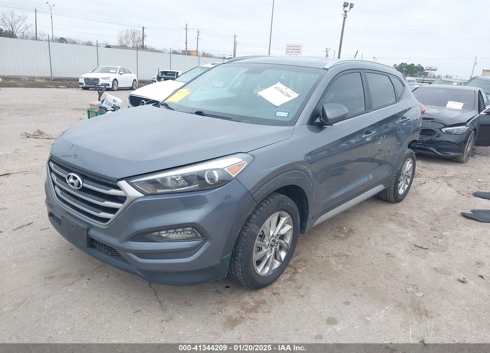 2017 HYUNDAI TUCSON SE VIN: KM8J33A40HU293963