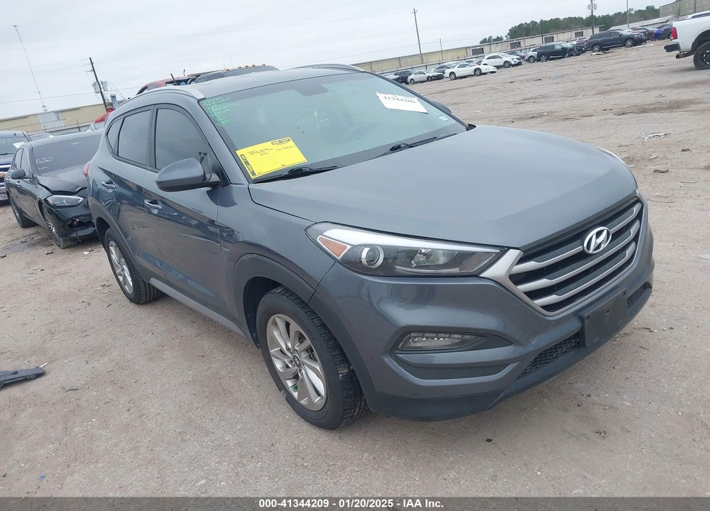 2017 HYUNDAI TUCSON SE VIN: KM8J33A40HU293963