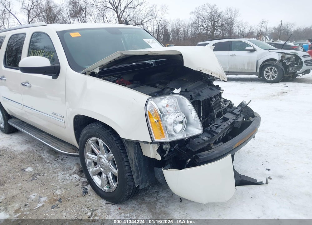 2011 GMC YUKON XL 1500 DENALI VIN: 1GKS2MEF8BR137391