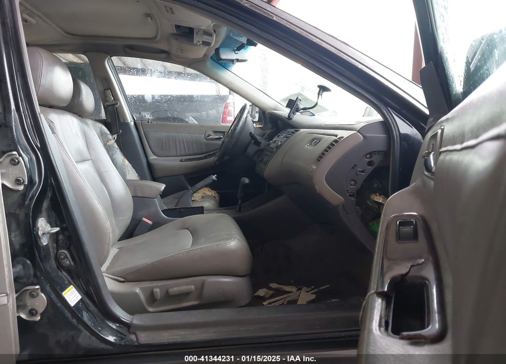 2001 HONDA ACCORD VIN: 1HGCG16511A030543