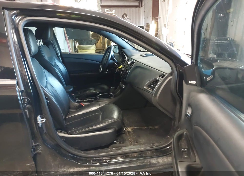 2014 CHRYSLER 200 VIN: 1C3CCBCG6EN156972