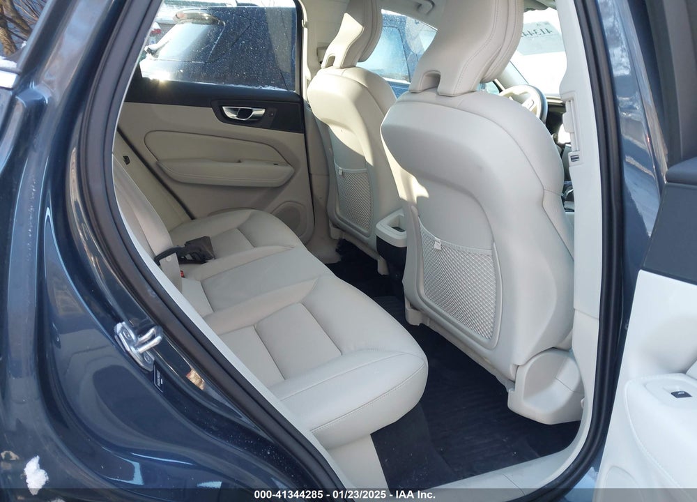 2021 VOLVO XC60 T5 MOMENTUM VIN: YV4102RK2M1825023