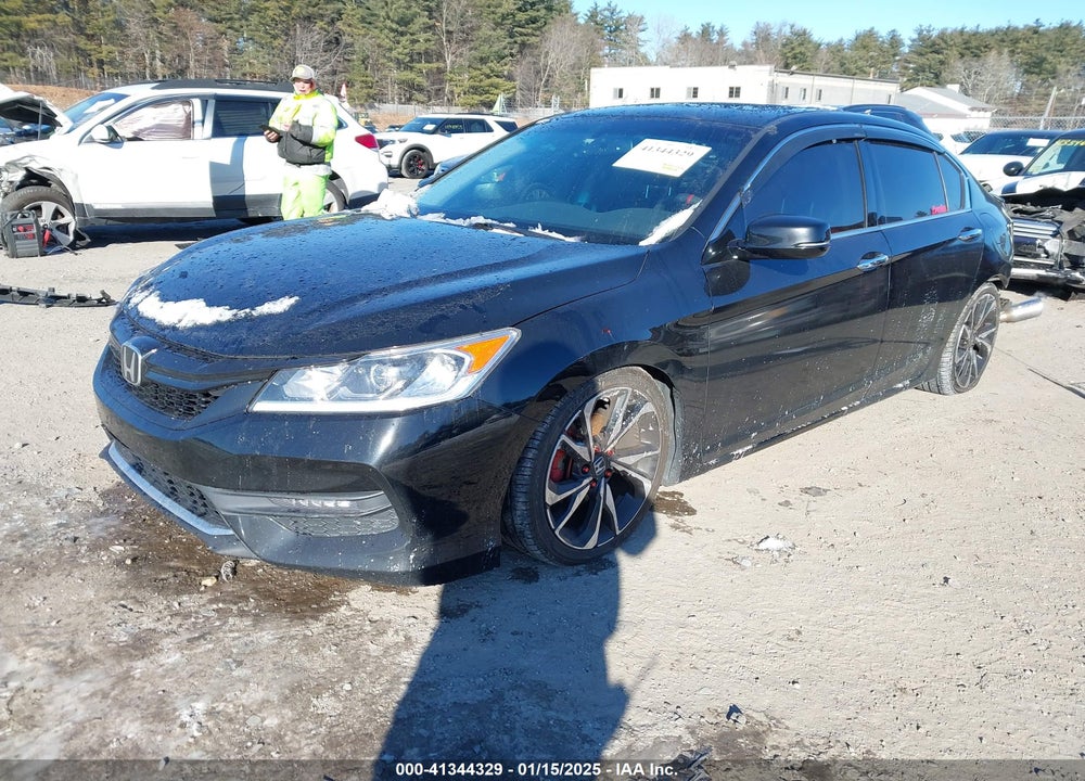 2016 HONDA ACCORD VIN: 1HGCR3F82GA003697