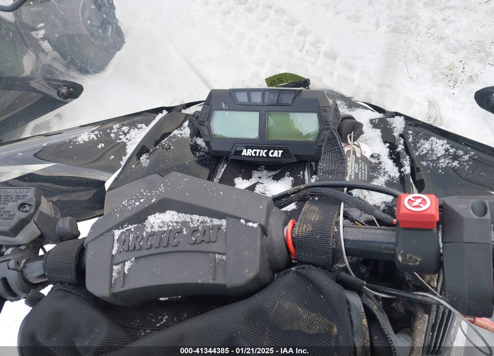2019 ARCTIC CAT LYNX 2000 ES VIN: 4UF19SNW0KT100435
