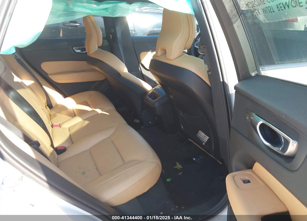 2020 VOLVO XC60 T5 MOMENTUM VIN: YV4102RK3L1583244