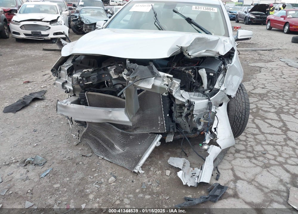2014 CHEVROLET MALIBU VIN: 1G11E5SL8EF237813