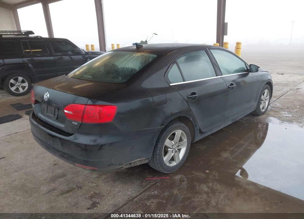 2012 VOLKSWAGEN JETTA 2.0L TDI VIN: 3VWLL7AJ3CM329021