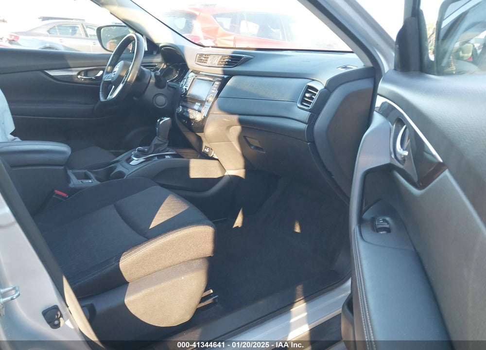 2019 NISSAN ROGUE SV VIN: JN8AT2MVXKW375119