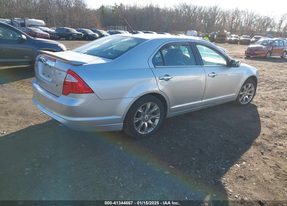 2011 FORD FUSION VIN: 3FAHP0JG2BR136746