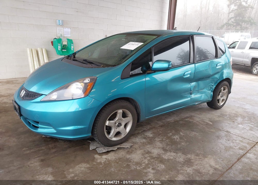 2013 HONDA FIT VIN: JHMGE8H31DC047473