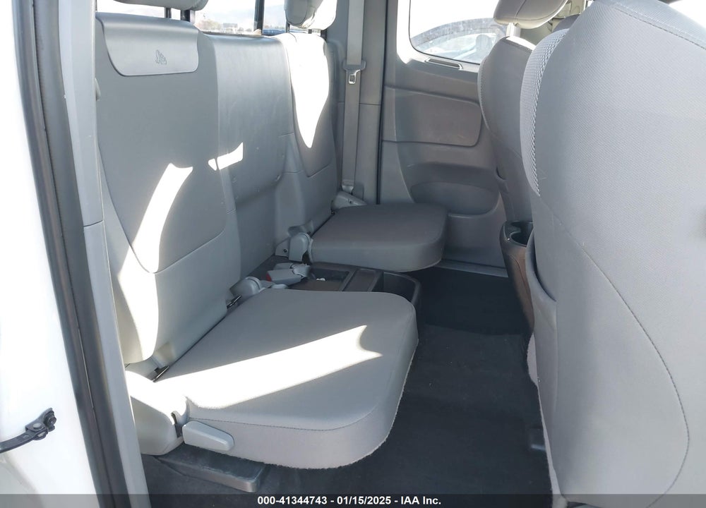 2015 TOYOTA TACOMA PRERUNNER ACCESS CAB VIN: 5TFTU4GNXFX075783