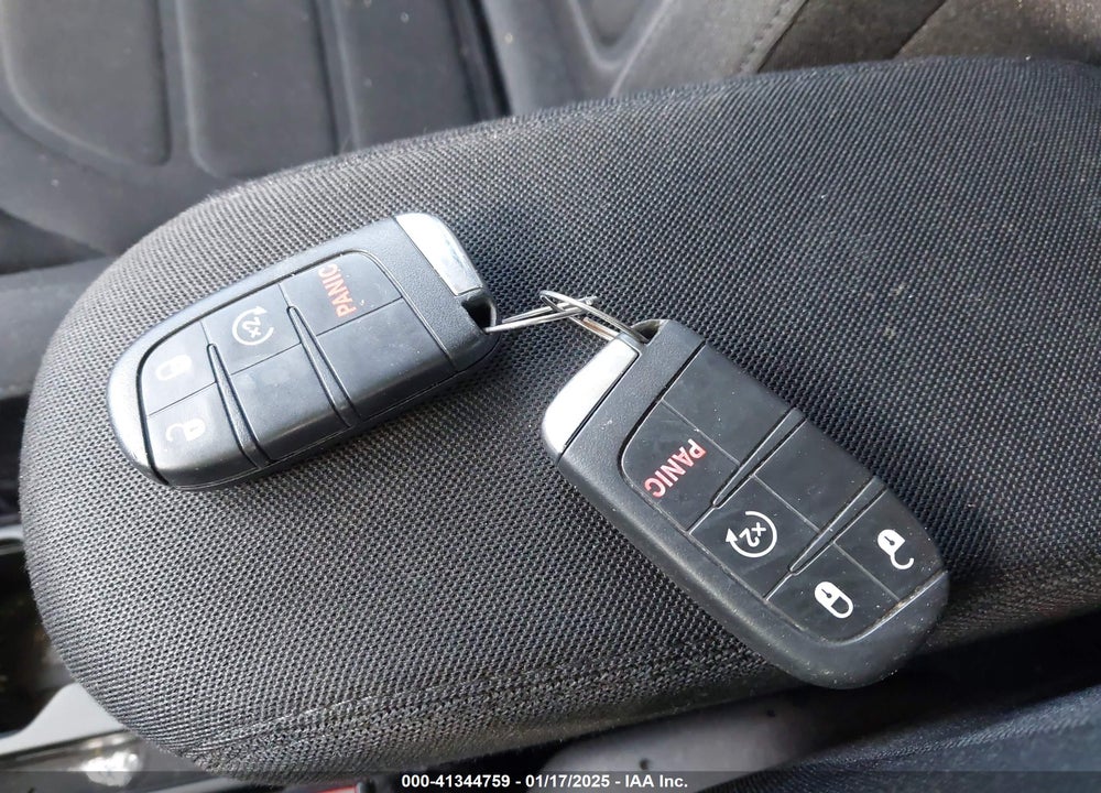 2018 JEEP RENEGADE LATITUDE 4X4 VIN: ZACCJBBB4JPH83209