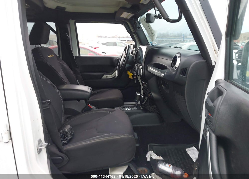 2013 JEEP WRANGLER UNLIMITED SAHARA VIN: 1C4BJWEG5DL523632