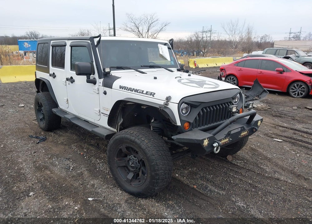 2013 JEEP WRANGLER UNLIMITED SAHARA VIN: 1C4BJWEG5DL523632