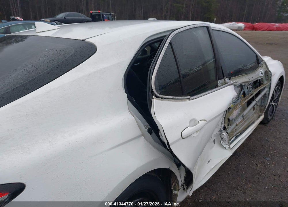 2019 TOYOTA CAMRY SE VIN: 4T1B11HKXKU282883