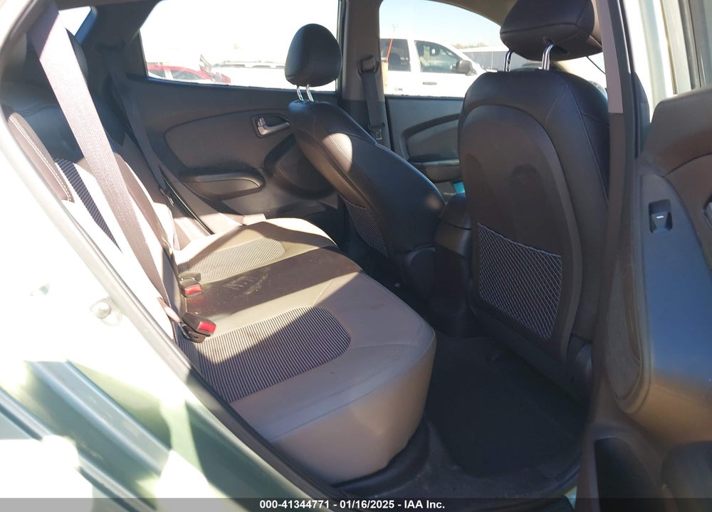 2011 HYUNDAI TUCSON GLS VIN: KM8JU3AC9BU147461