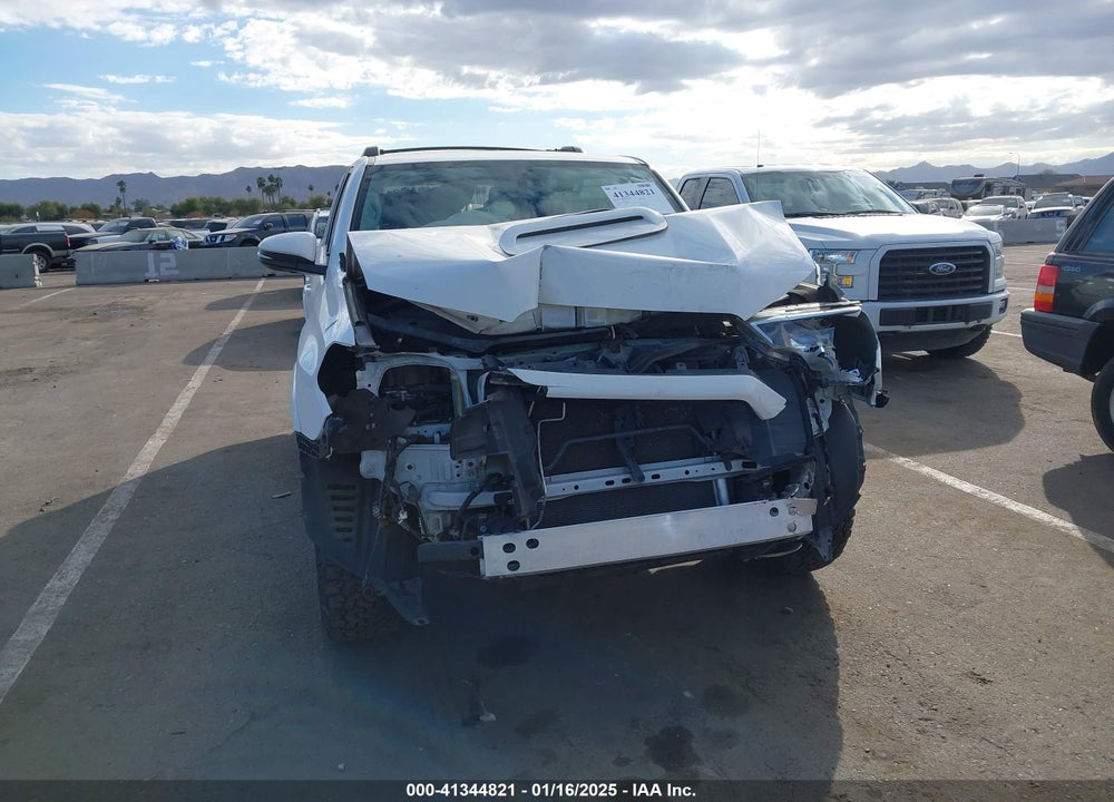 2018 TOYOTA 4RUNNER TRD OFF ROAD PREMIUM VIN: JTEBU5JRXJ5589081