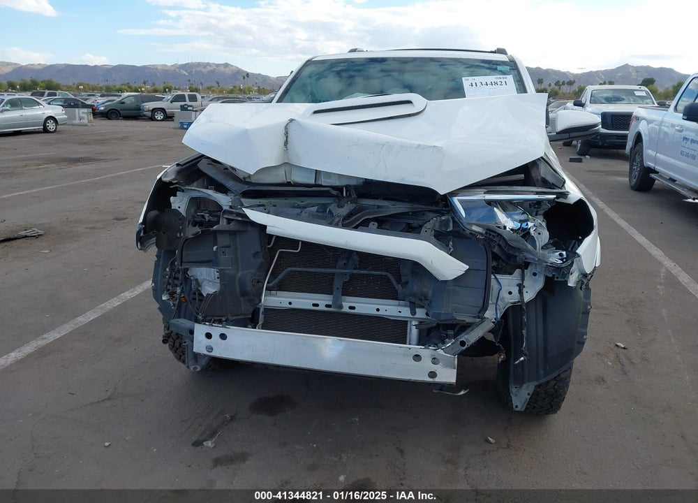 2018 TOYOTA 4RUNNER TRD OFF ROAD PREMIUM VIN: JTEBU5JRXJ5589081