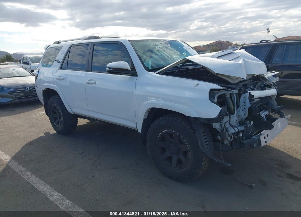2018 TOYOTA 4RUNNER TRD OFF ROAD PREMIUM VIN: JTEBU5JRXJ5589081